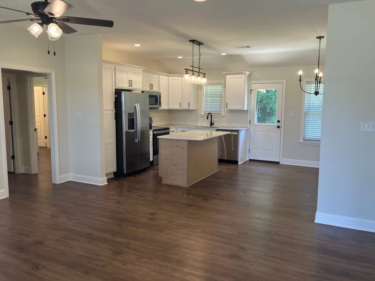 3316 Craigmont Cir - Photo 2 of 15