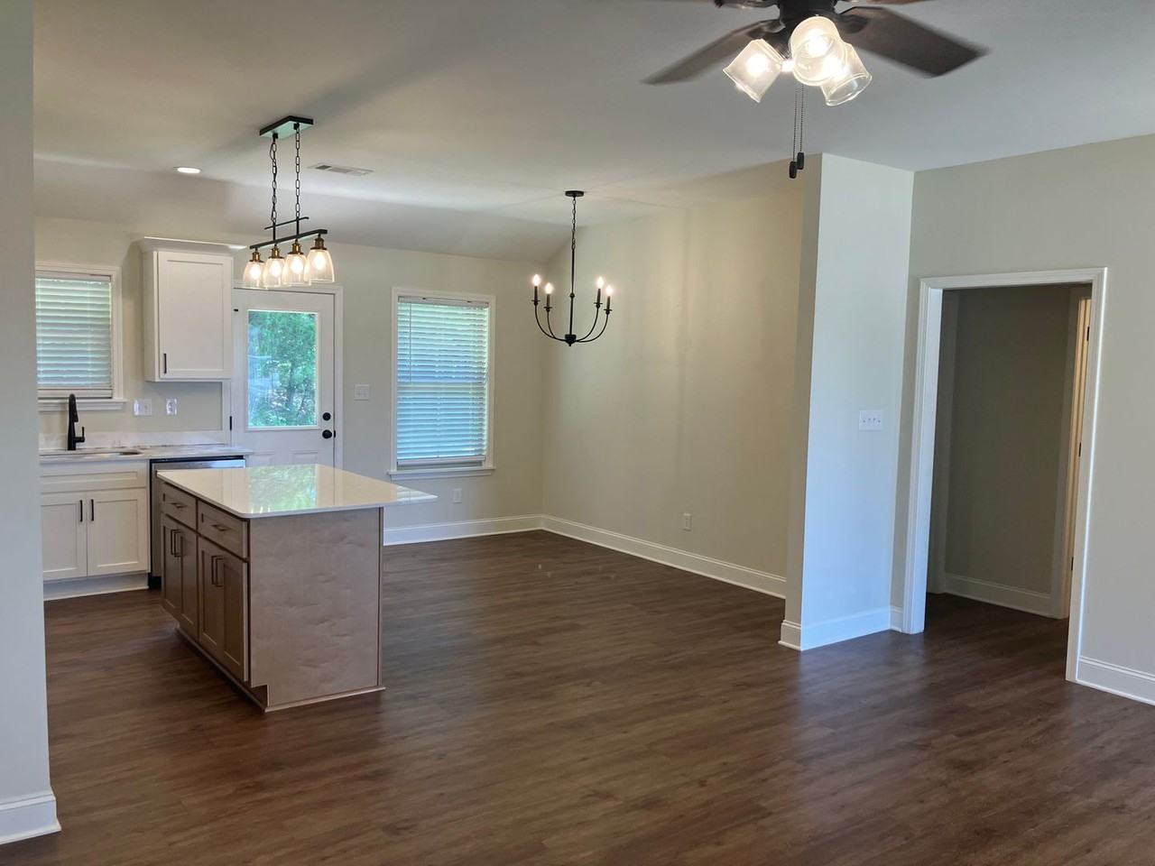3316 Craigmont Cir - Photo 3 of 15