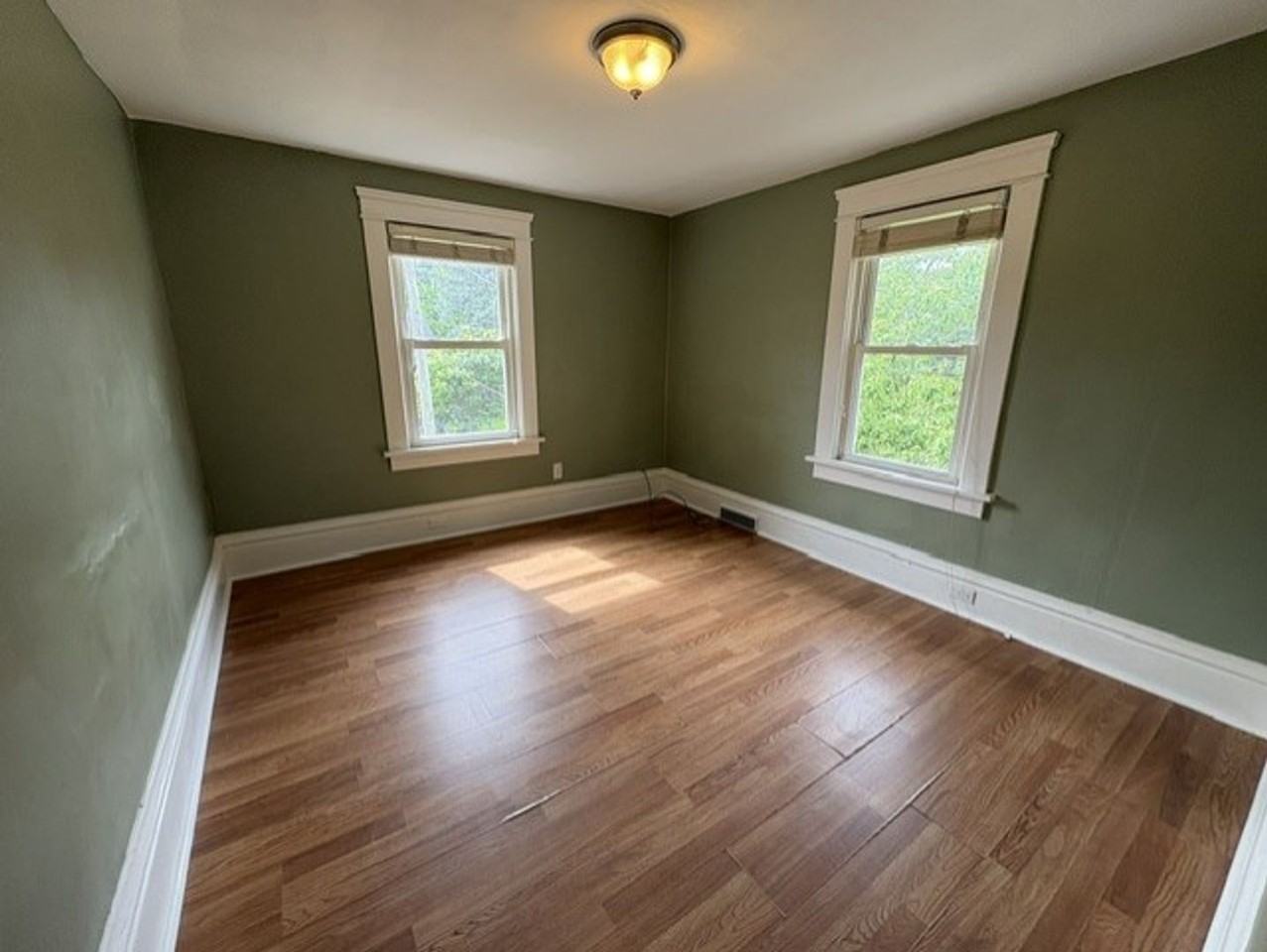 325 Para Ave Uppr - Photo 3 of 10