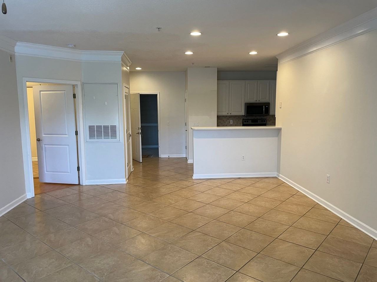235 Woodlands Way #13 - Photo 4 of 47