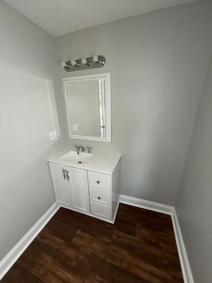1410 Ewing Ave - Photo 7 of 8