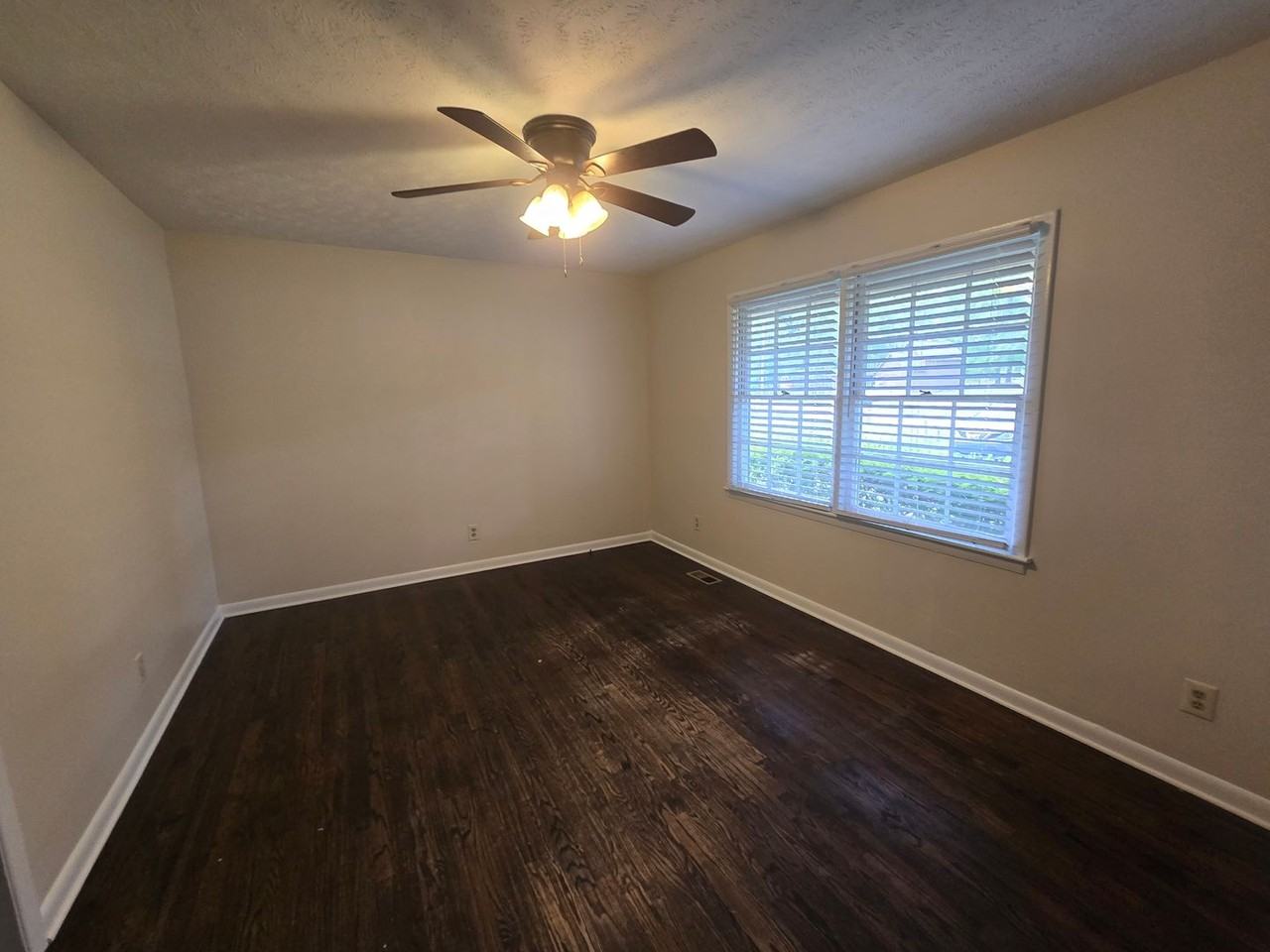 6343 Paddington Ct - Photo 2 of 18