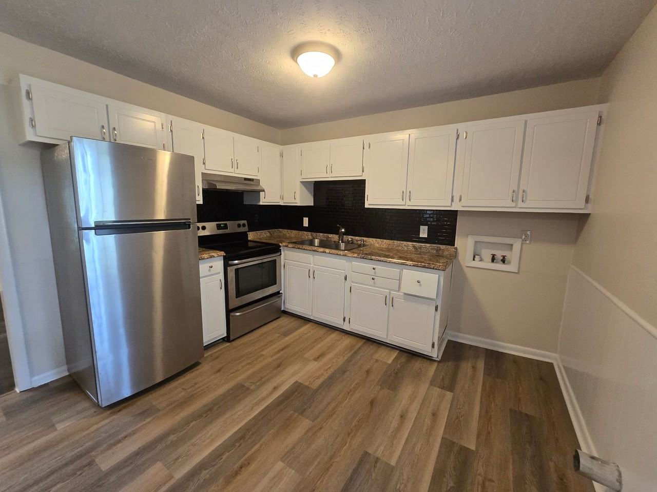 6343 Paddington Ct - Photo 3 of 18
