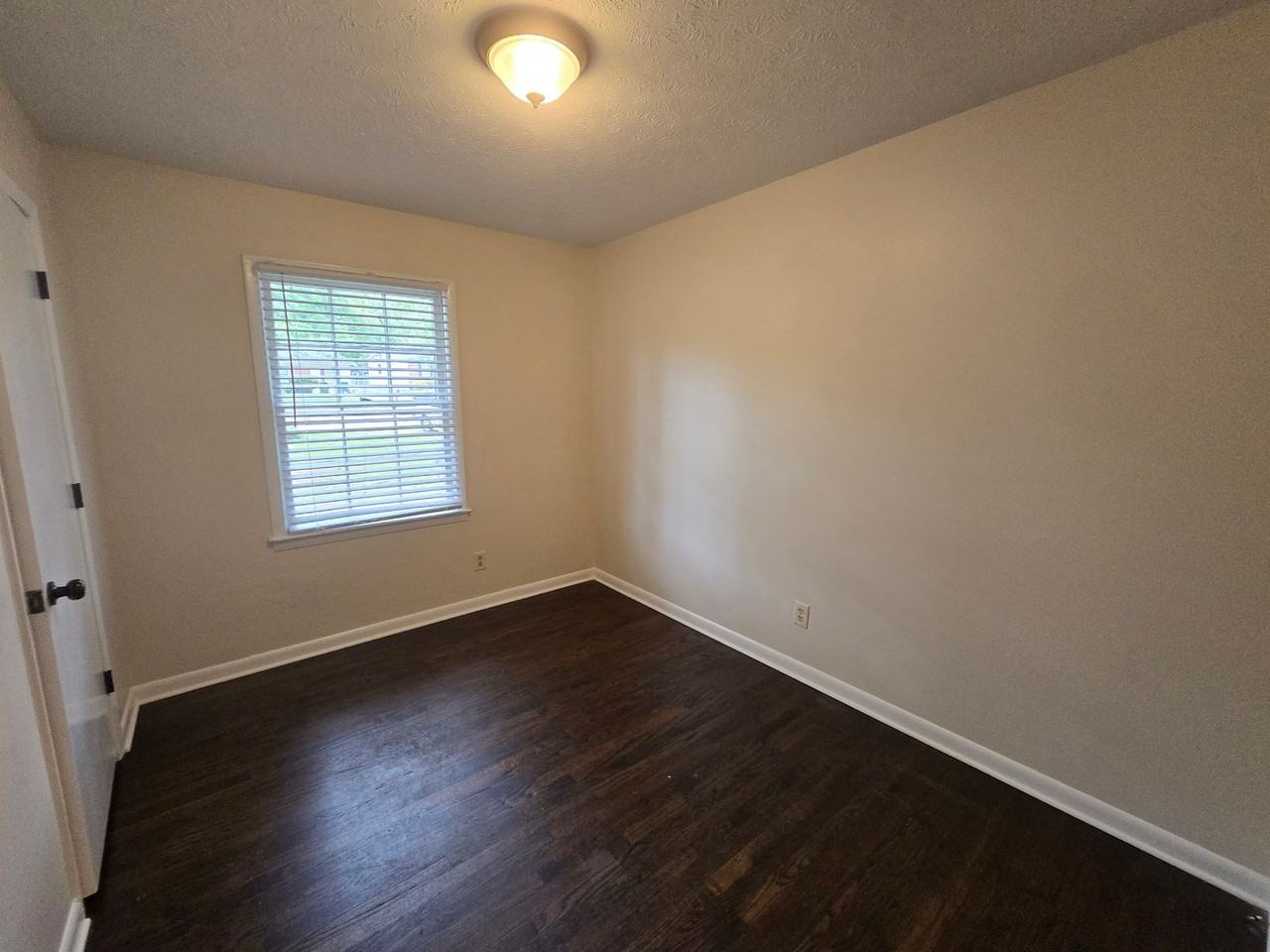 6343 Paddington Ct - Photo 4 of 18