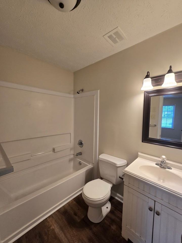 6343 Paddington Ct - Photo 5 of 18