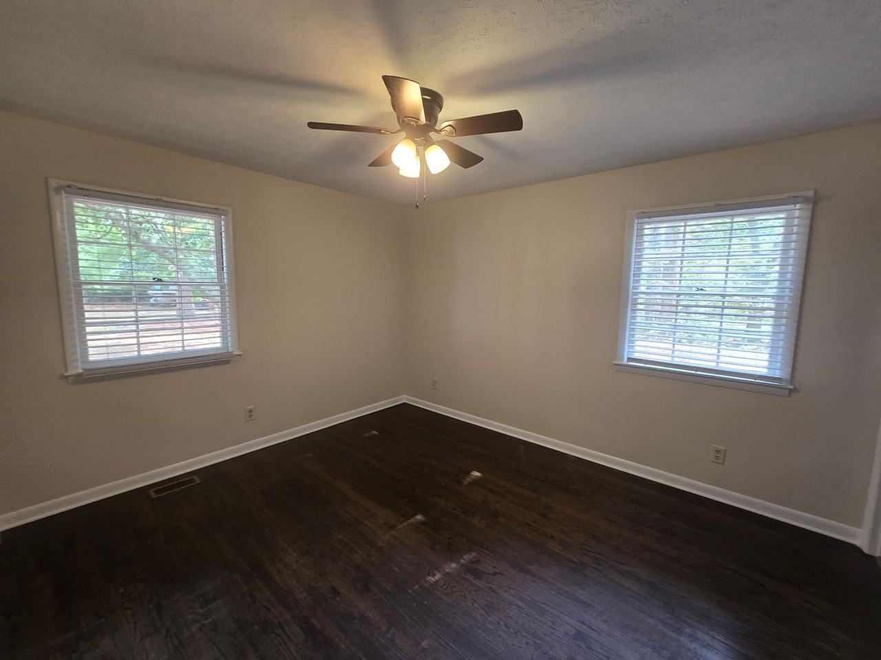 6343 Paddington Ct - Photo 7 of 18