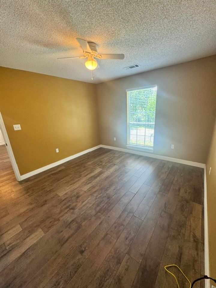712 Denise Dr - Photo 5 of 39