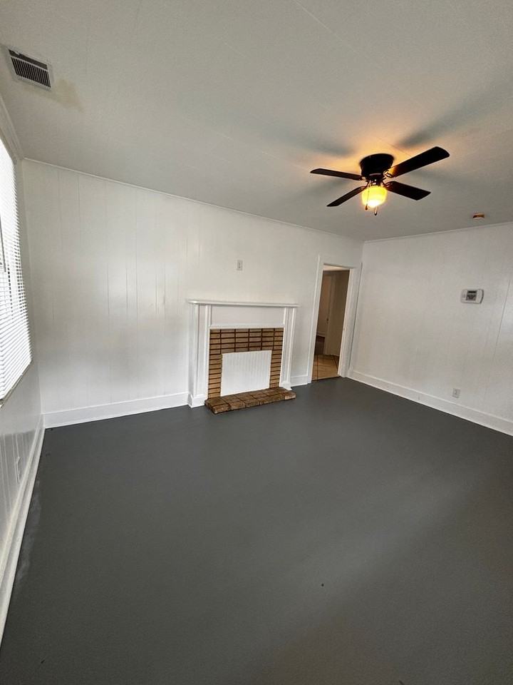 114 Calvary Dr - Photo 2 of 13