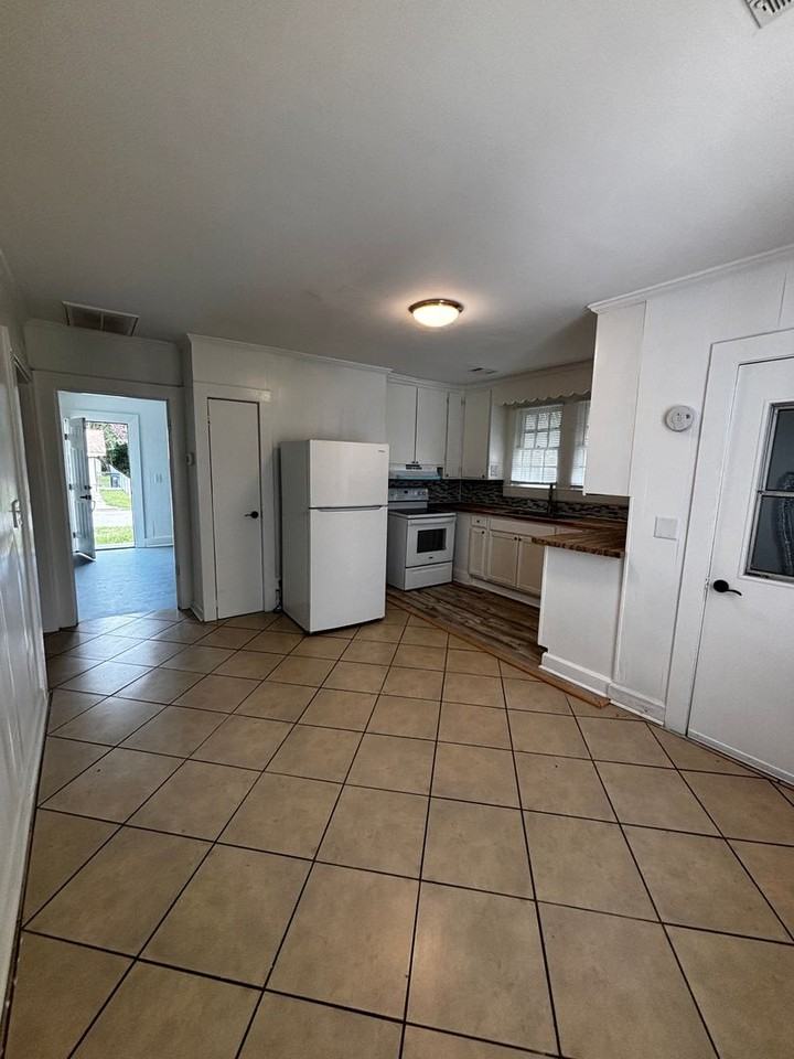 114 Calvary Dr - Photo 4 of 13