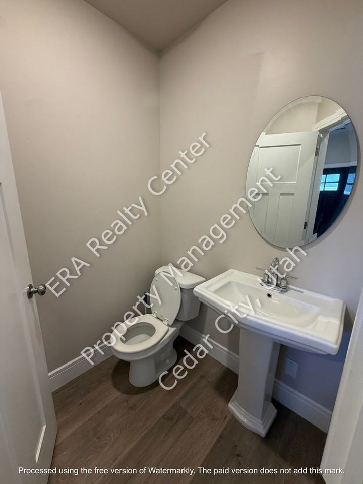 2854 W 220 N - Photo 5 of 20