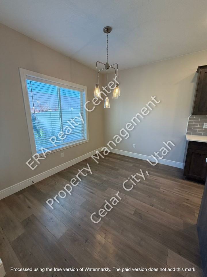 2854 W 220 N - Photo 7 of 20