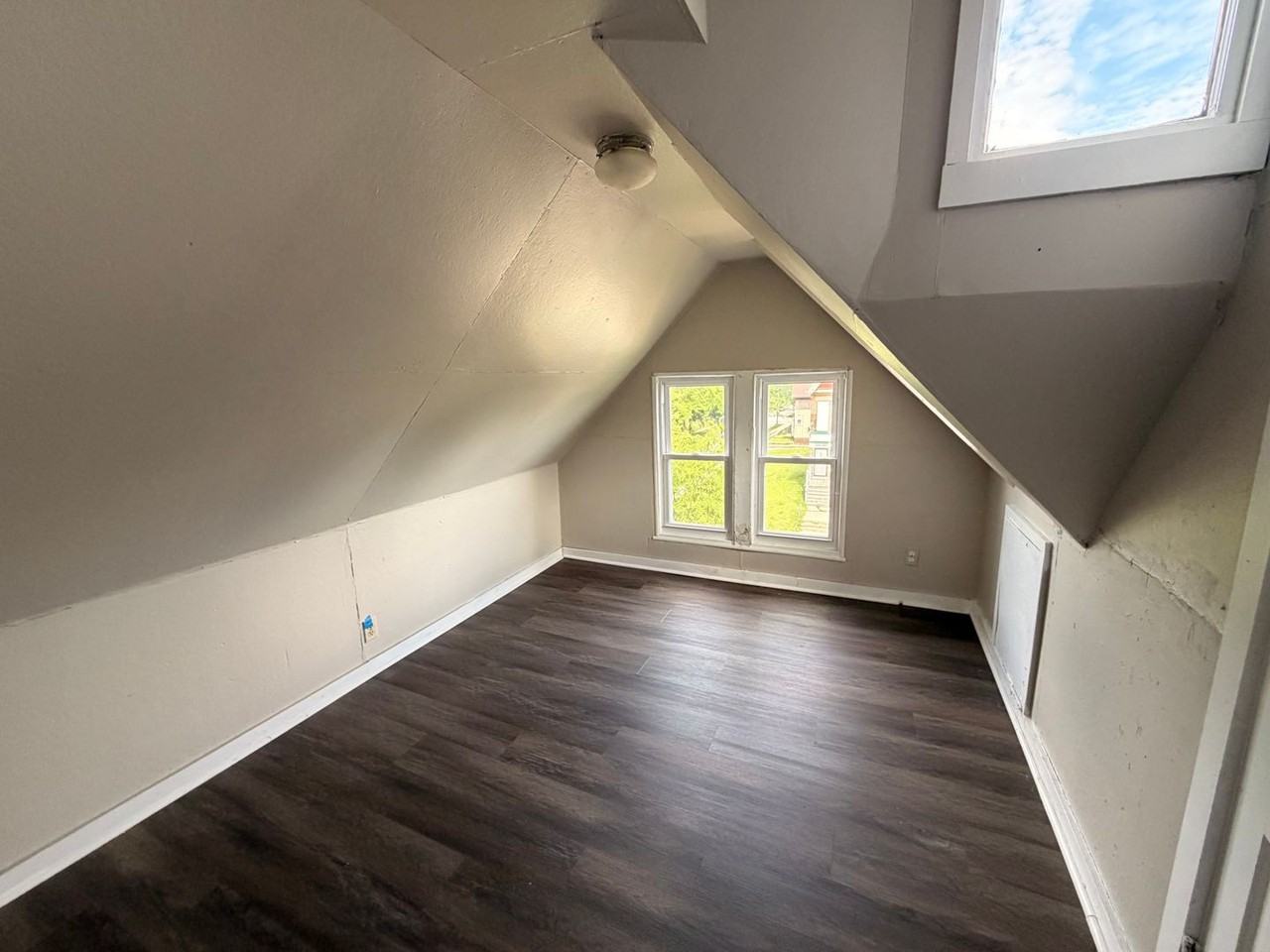 2057 N 34th St - Photo 2 of 17