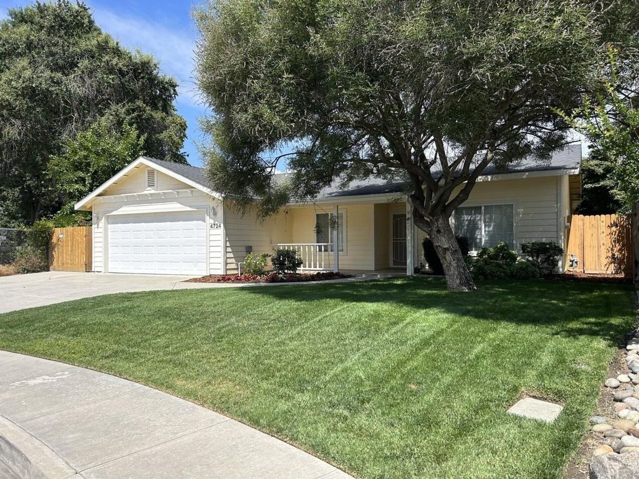 4724 W Manor Ct - Photo 2 of 20