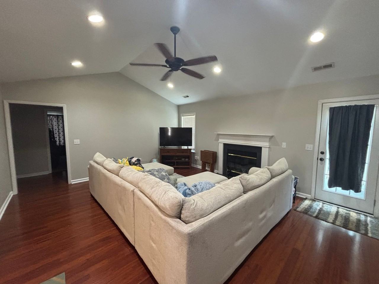 1203 Maple Ridge Rd - Photo 6 of 22