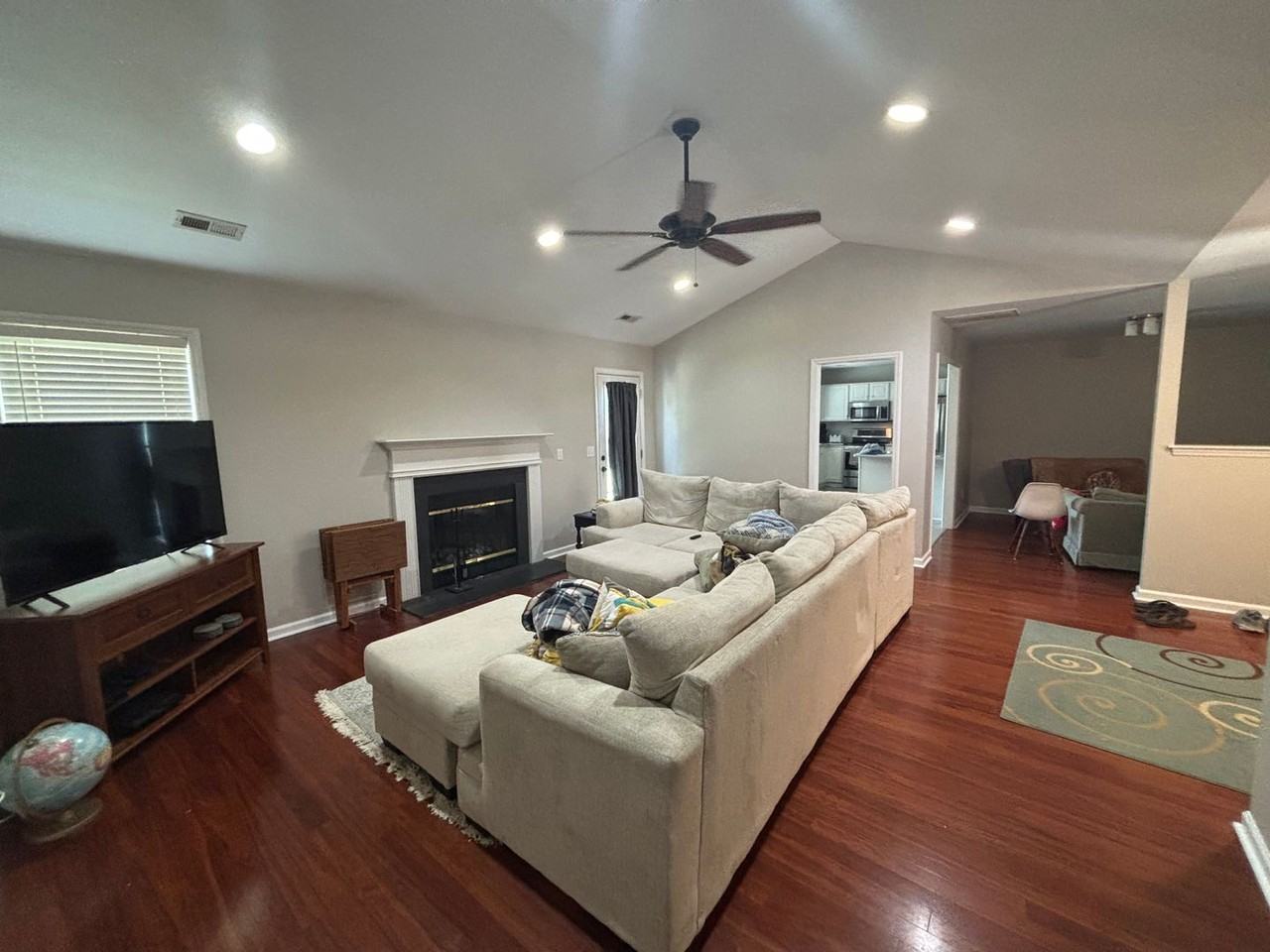 1203 Maple Ridge Rd - Photo 7 of 22
