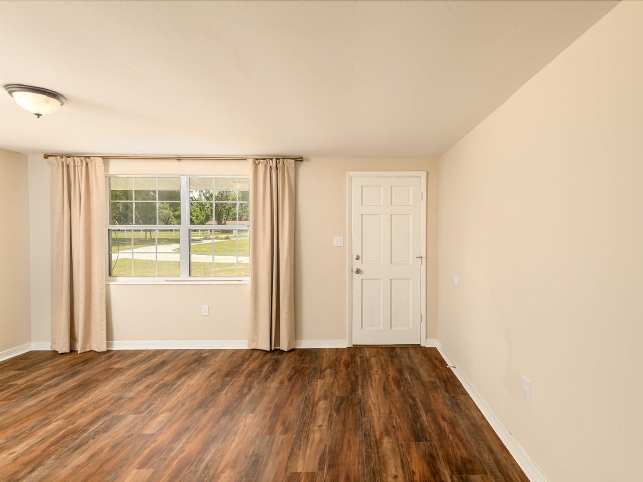 4722 Stearns Rd - Photo 2 of 23