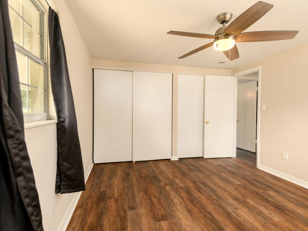 4722 Stearns Rd - Photo 7 of 23