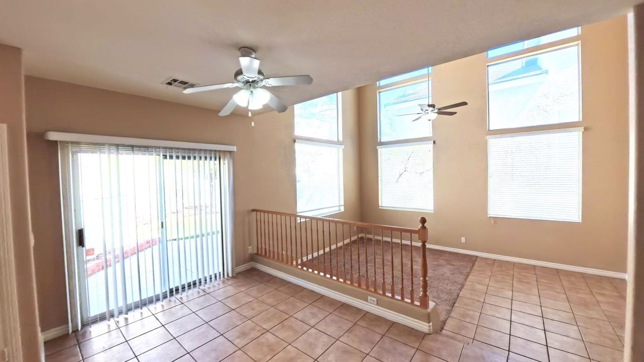10403 Adams Chase St - Photo 5 of 40