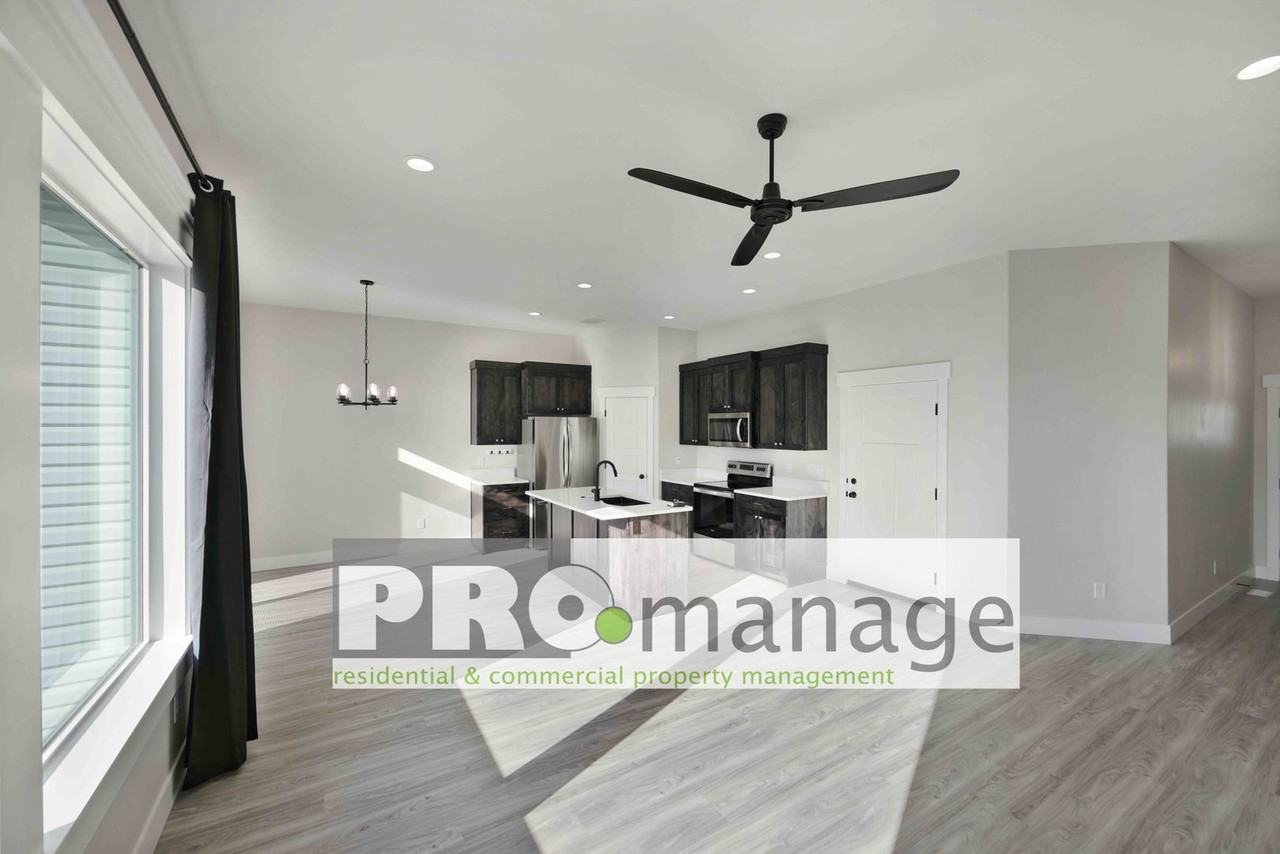 3755 Inglewood Dr - Photo 3 of 16