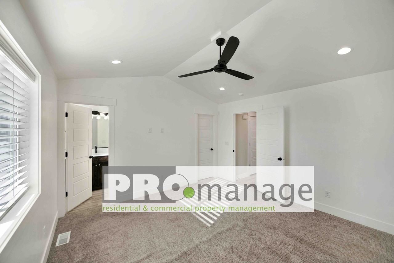 3755 Inglewood Dr - Photo 6 of 16