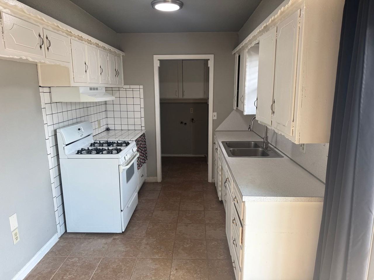 1700 N Janeway Ave - Photo 2 of 16