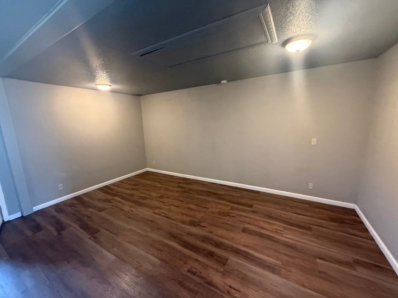 1700 N Janeway Ave - Photo 4 of 16
