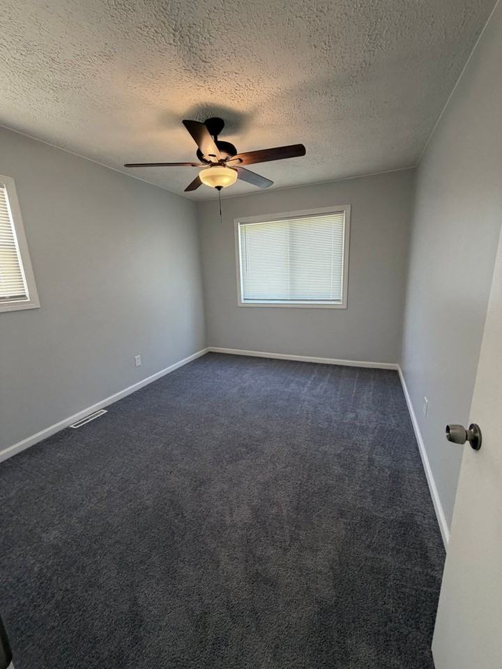 11340 Sherman Ave - Photo 3 of 6