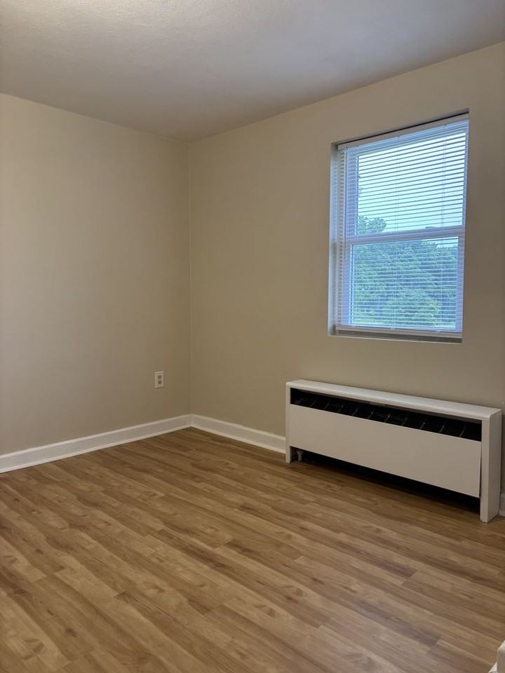33 Lansingville Rd - Photo 7 of 9