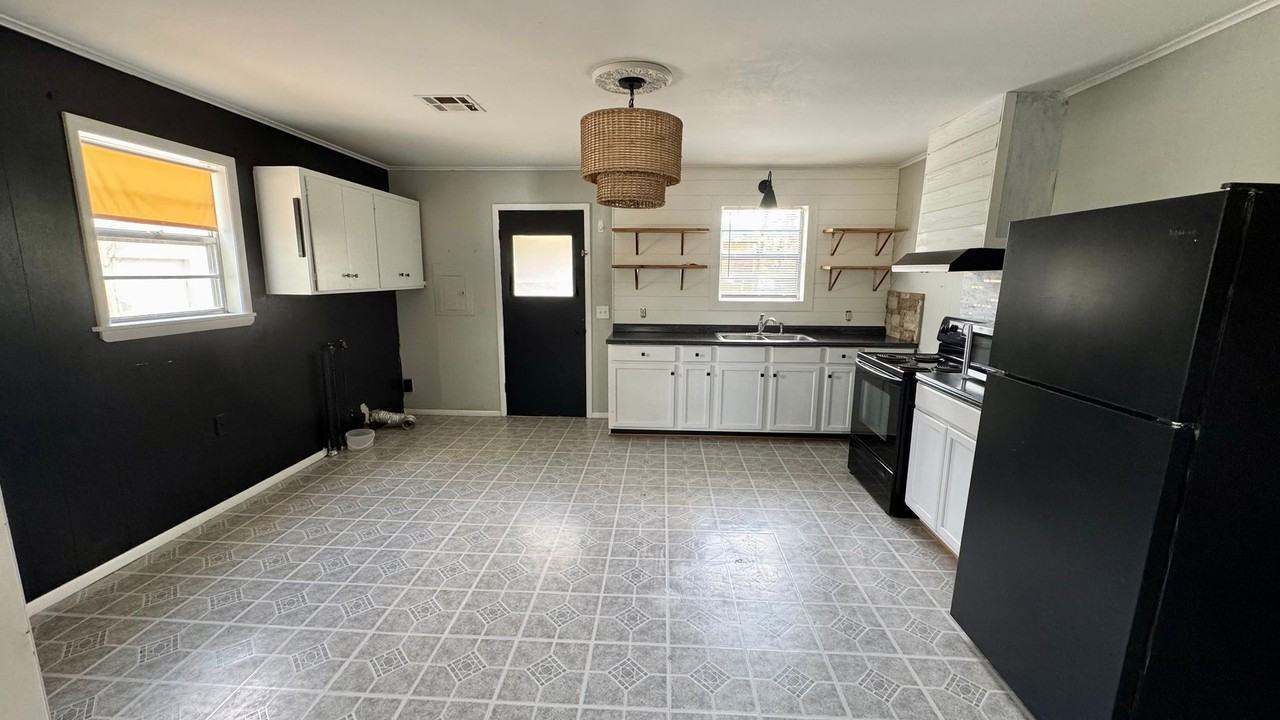 410 S 7th St - Photo 5 of 12