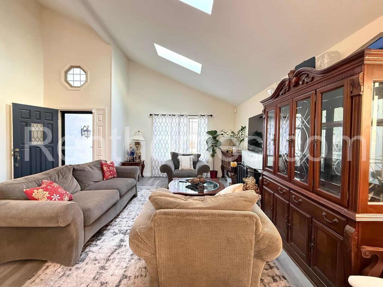 10990 Red Rock Dr - Photo 4 of 26