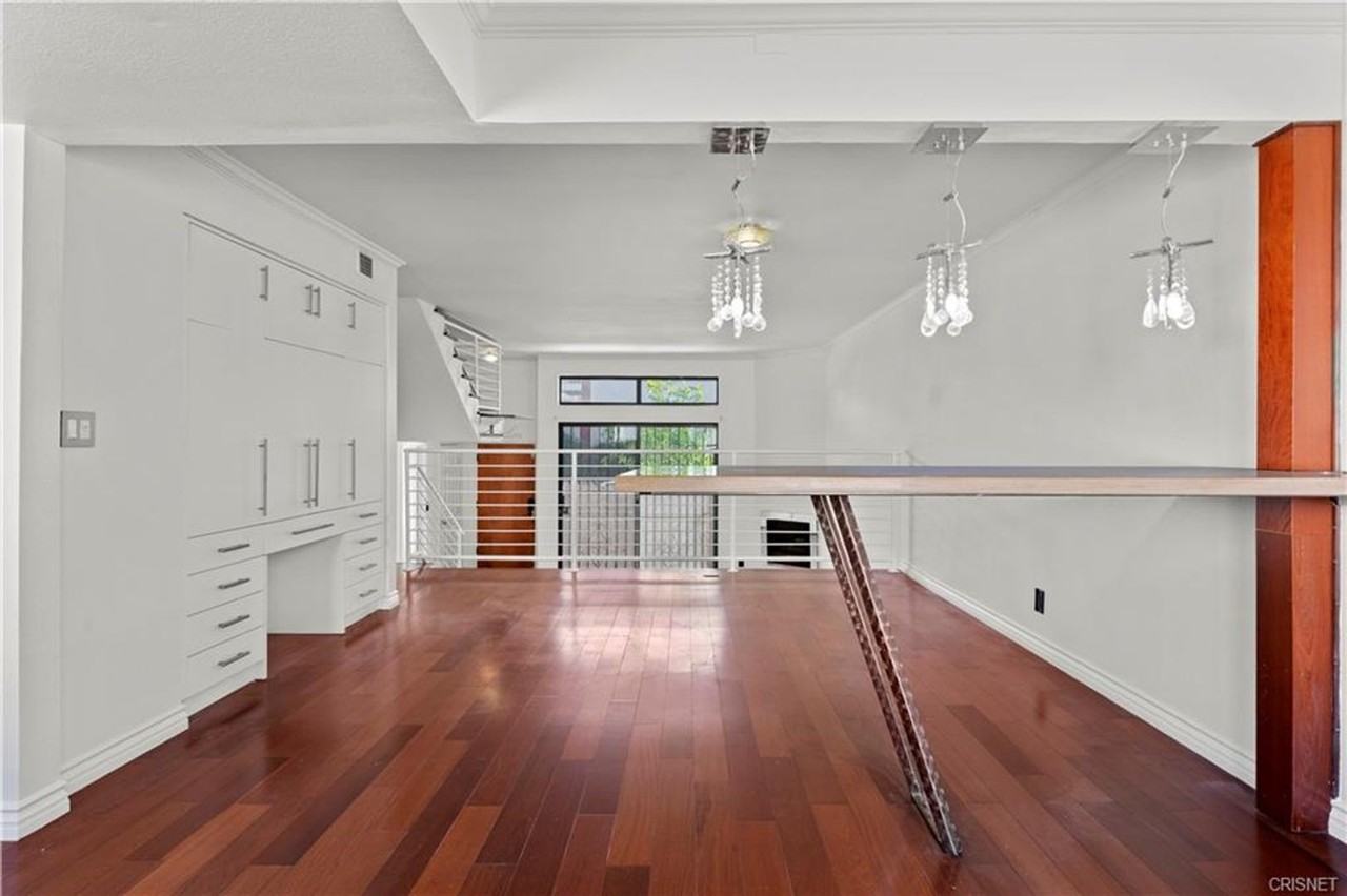 13243 Vanowen St #3 - Photo 5 of 18