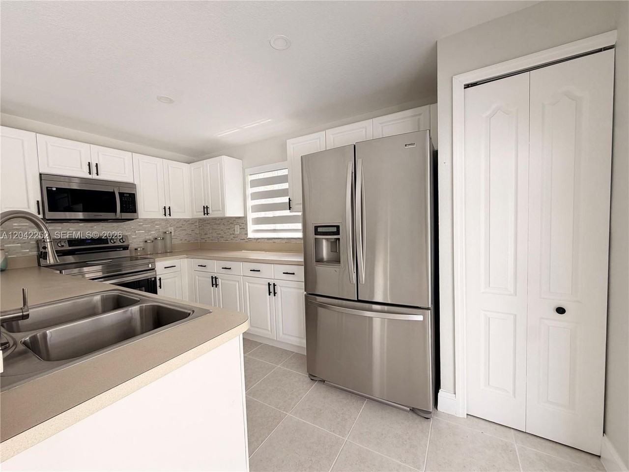 11242 Sw 244th Ter - Photo 2 of 21