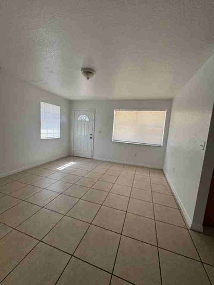240 Nw 56th St - Photo 4 of 11