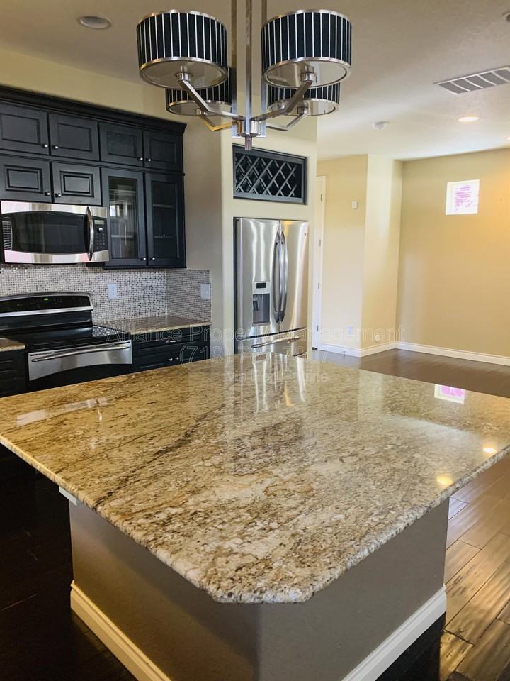 8284 Cypress Wood Dr - Photo 3 of 23