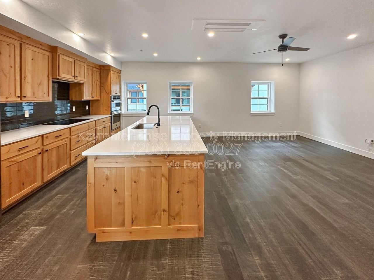 3586 N Adams St - Photo 2 of 27