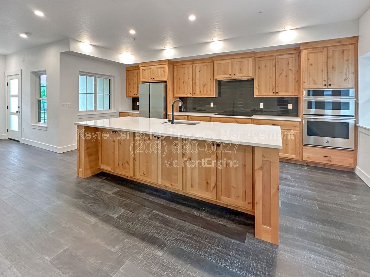 3586 N Adams St - Photo 4 of 27