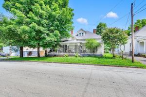 featured image of 322 W 12th St #3-3