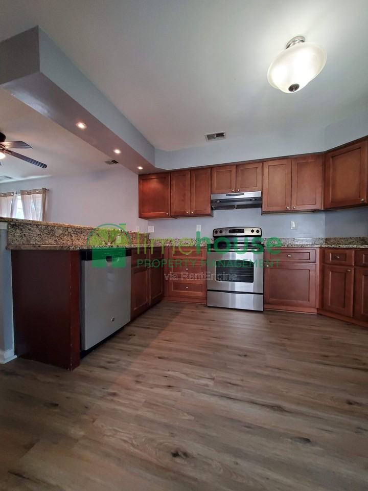 724 Carolina Ave - Photo 4 of 18