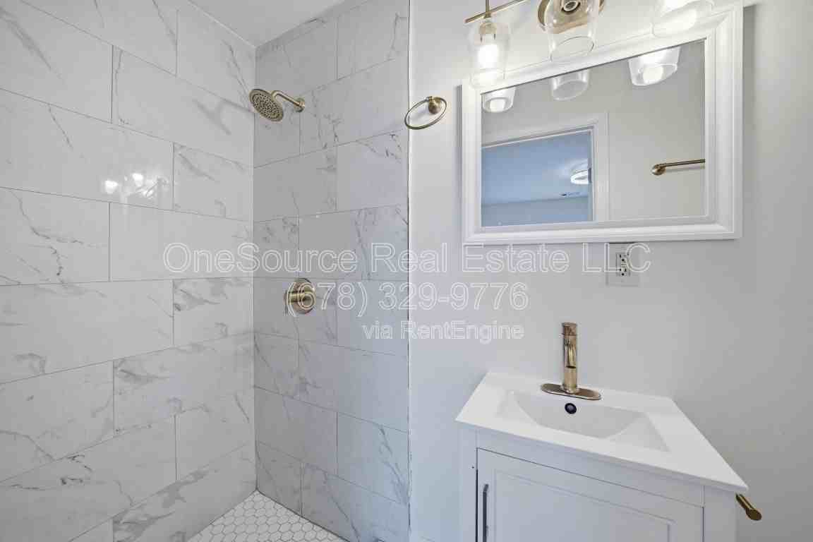 1264 Hartford Ave Sw - Photo 5 of 13