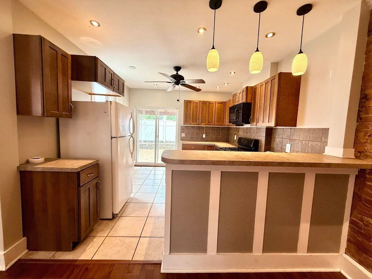 412 W Frederick St - Photo 5 of 35