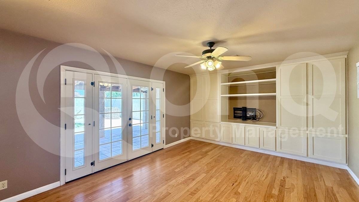 104 E Taylor St - Photo 4 of 16