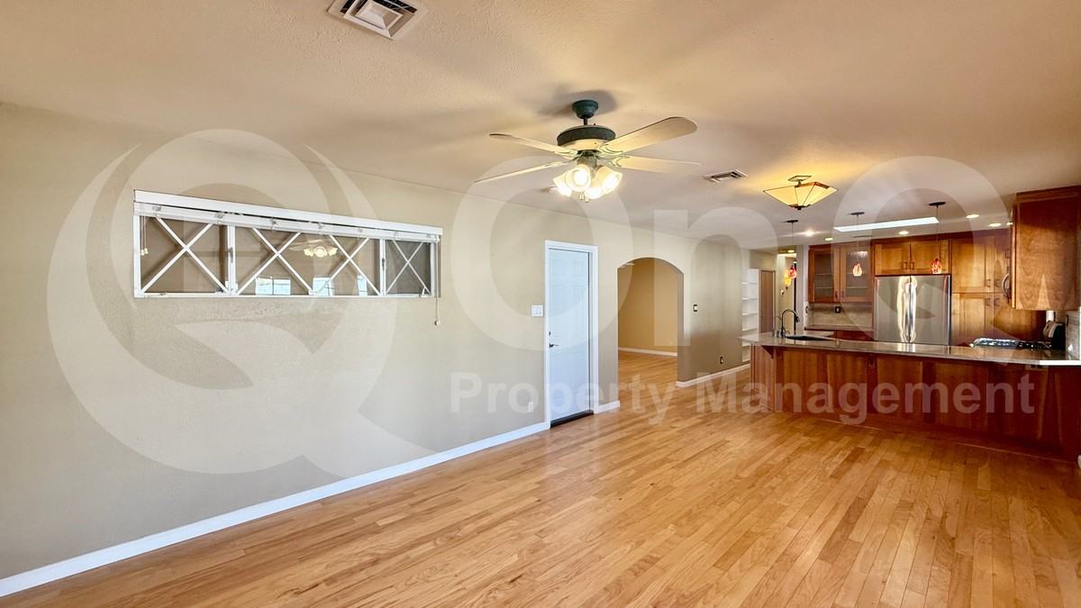 104 E Taylor St - Photo 6 of 16