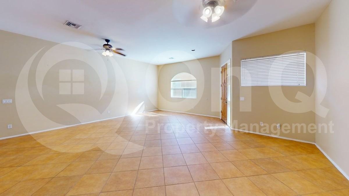 100 N Desert Stream Dr - Photo 3 of 12