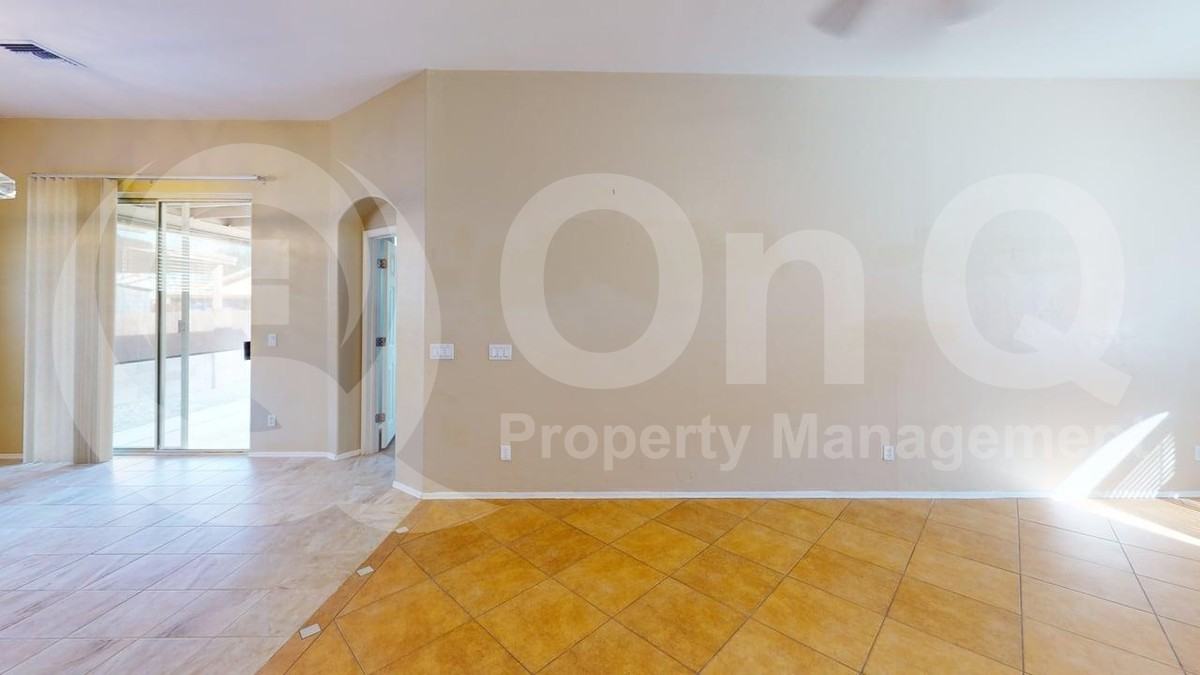 100 N Desert Stream Dr - Photo 5 of 12