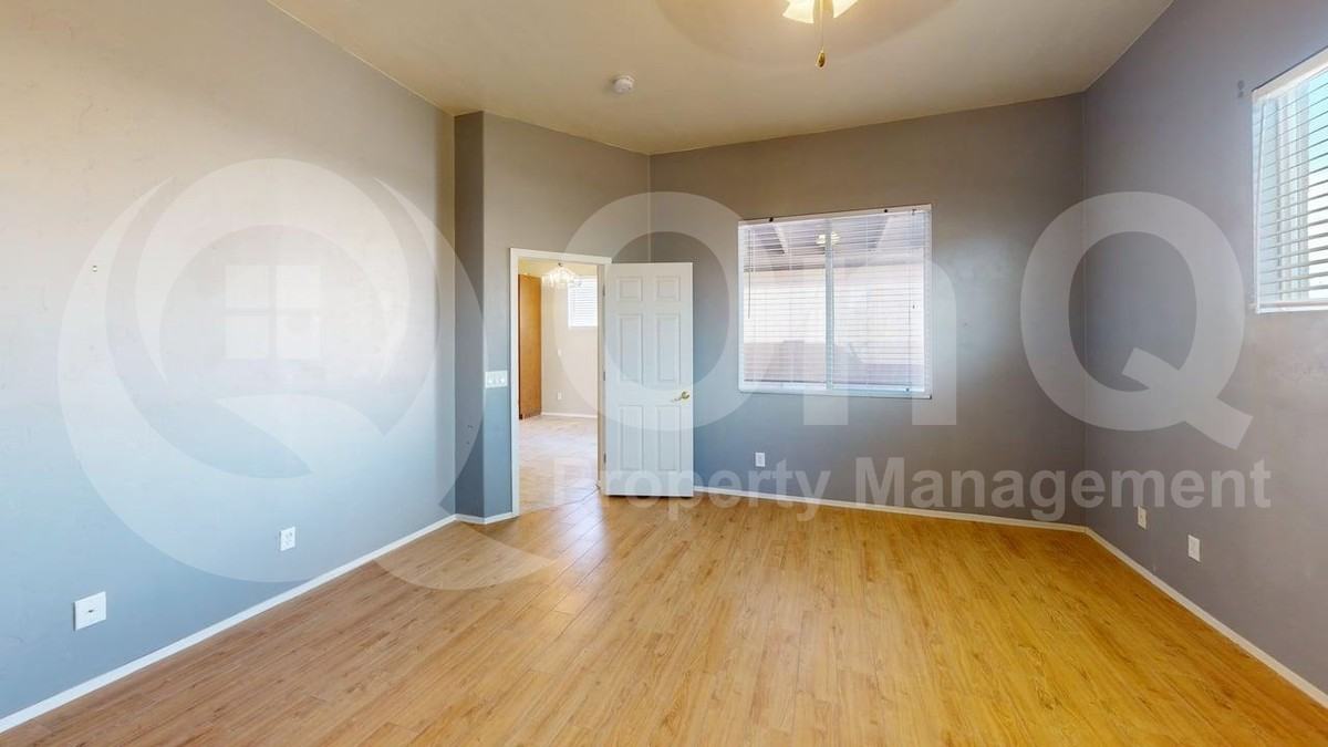 100 N Desert Stream Dr - Photo 6 of 12