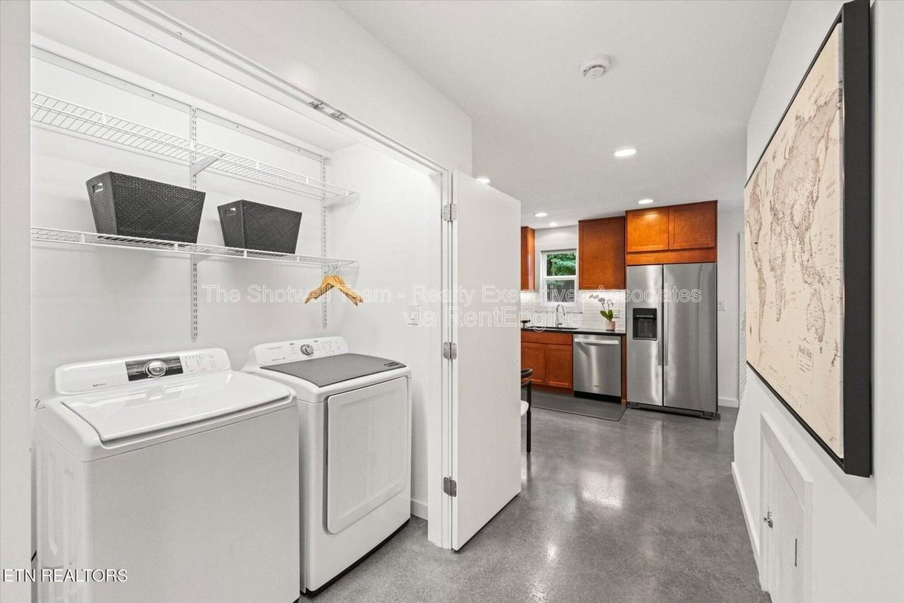 1327 Brown Ave - Photo 7 of 19