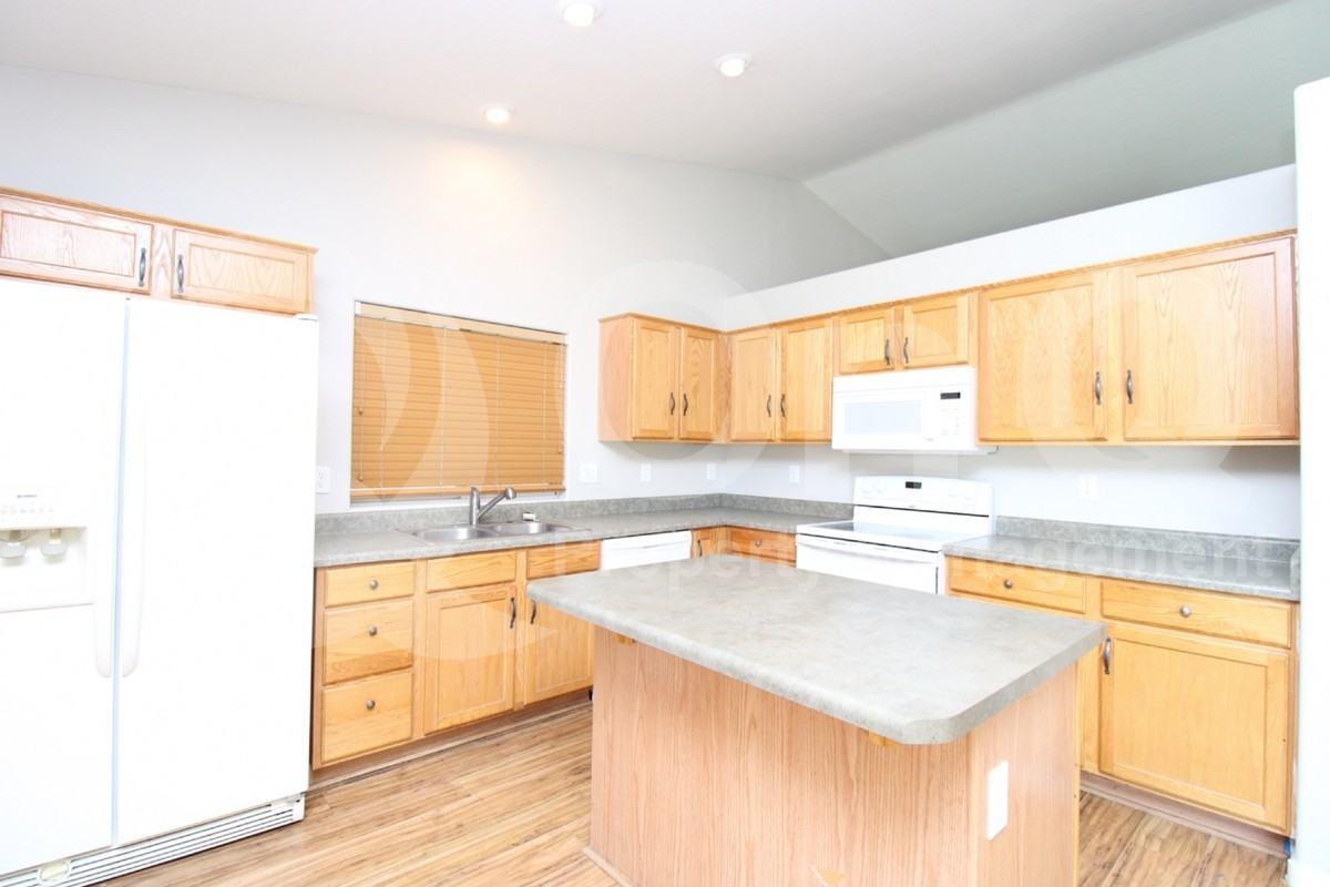 16149 N 163rd Dr - Photo 2 of 19