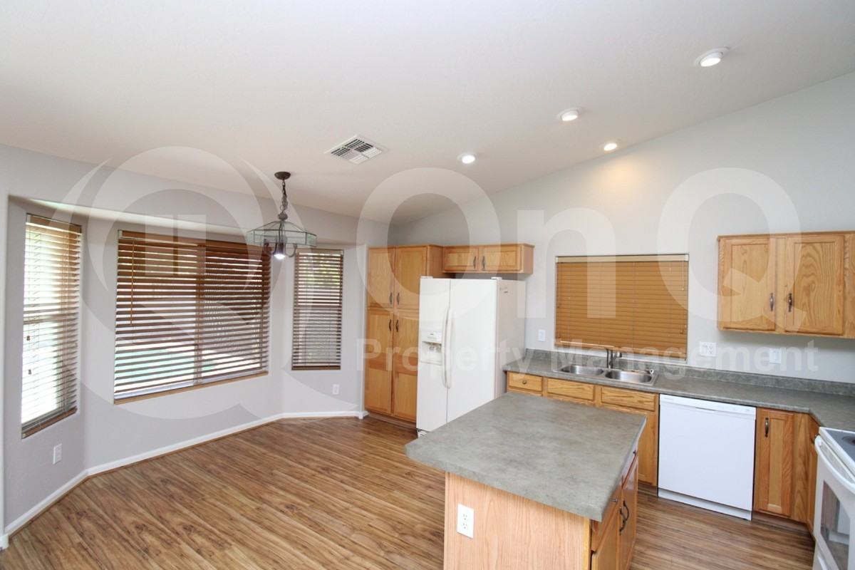 16149 N 163rd Dr - Photo 3 of 19