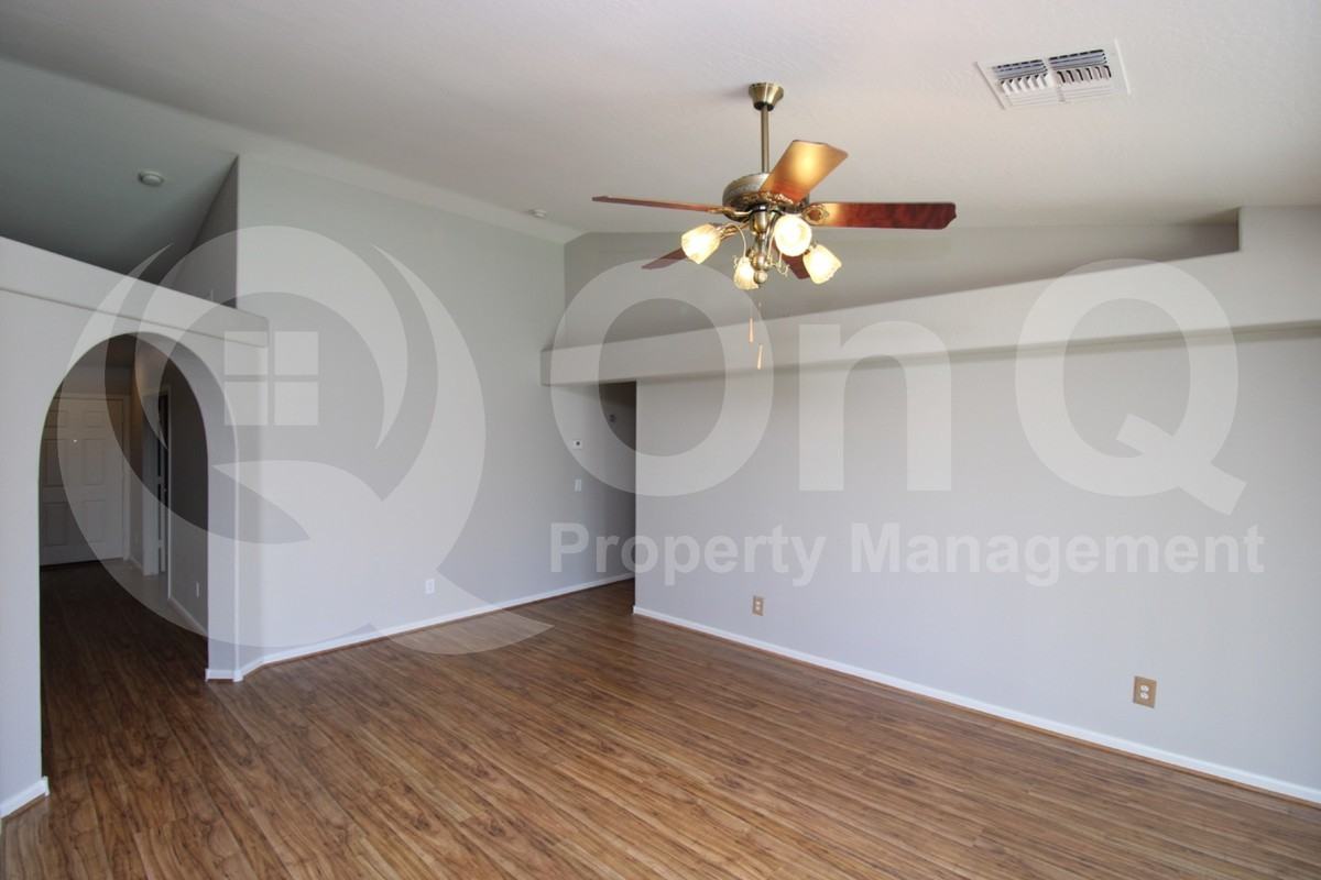 16149 N 163rd Dr - Photo 7 of 19