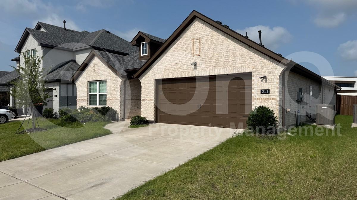 221 Santa Lucia Dr - Photo 3 of 22